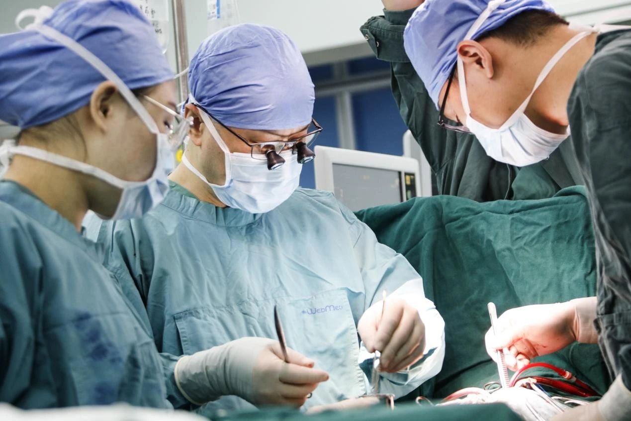 妙手再续十四年医患情缘，无锡明慈医院成功救治复杂二次心脏手术少年